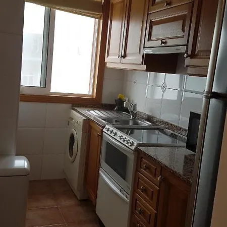 Apartamento 1° Linea De Playa En El Paseo Maritimo De *