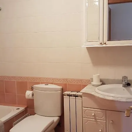 Apartamento 1° Linea De Playa En El Paseo Maritimo De *